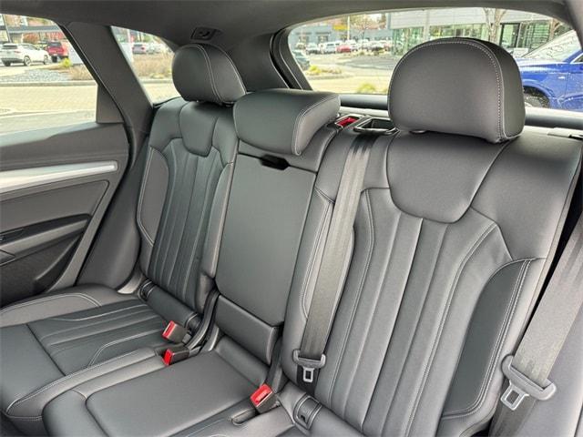 Photo of 2025 Glacier White Metallic Audi Q5