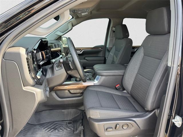 Photo of 2024 Black Chevrolet Silverado 1500