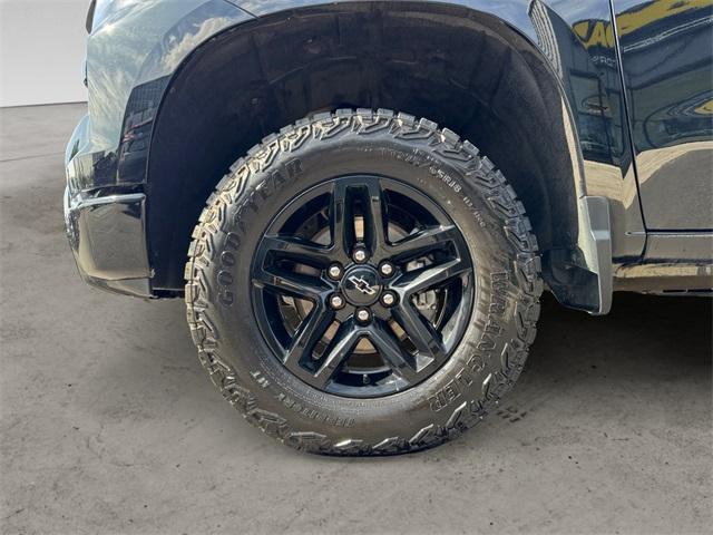 Photo of 2024 Black Chevrolet Silverado 1500