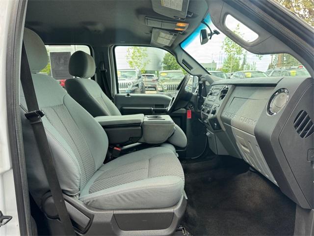 Photo of 2015 Oxford White Ford F-350