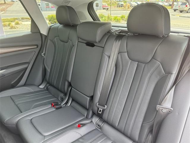 Photo of 2025 Florett Silver Metallic Audi Q5