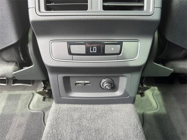 Photo of 2025 Florett Silver Metallic Audi Q5