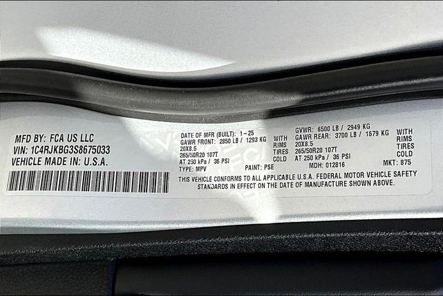 Photo of 2025 Silver Zynith Jeep Grand Cherokee L