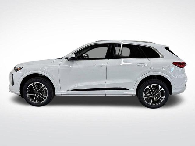 Photo of 2025 Glacier White Metallic Audi Q5