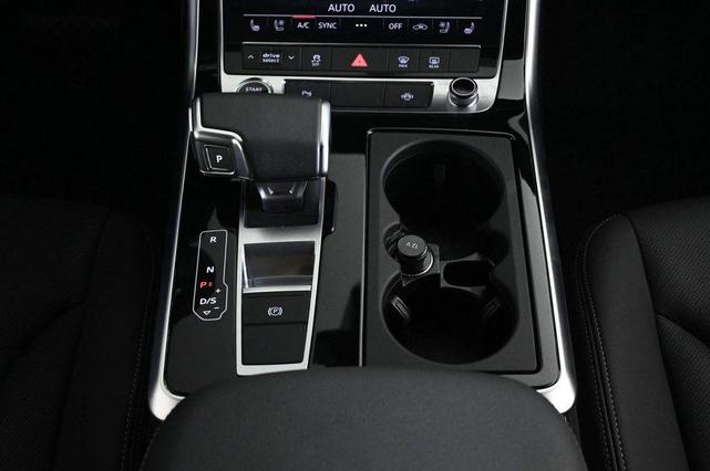 Photo of 2025 Sakhir Gold Metallic Audi Q7