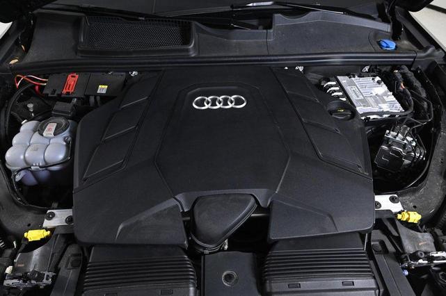 Photo of 2025 Mythos Black Metallic Audi Q7