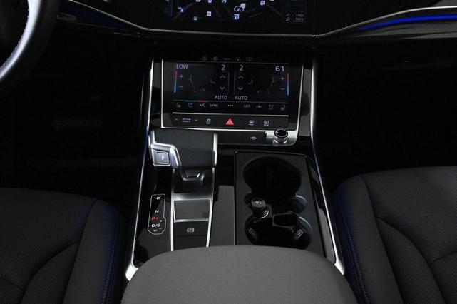 Photo of 2025 Mythos Black Metallic Audi Q7