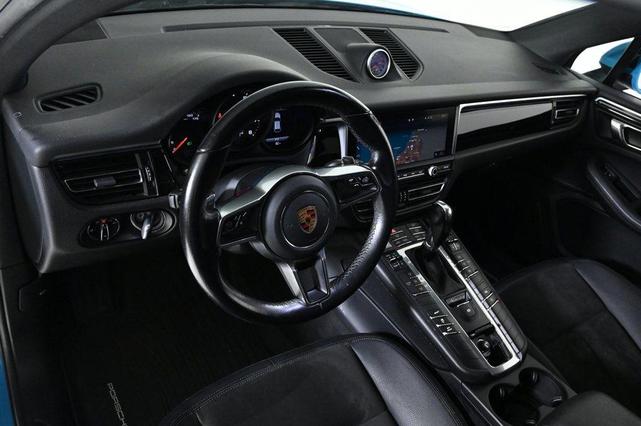 Photo of 2019 Blue Porsche Macan