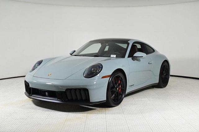 Photo of 2025 Green Porsche 911