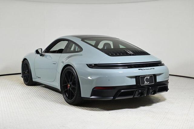 Photo of 2025 Green Porsche 911