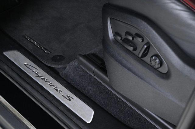 Photo of 2024 Black Porsche Cayenne