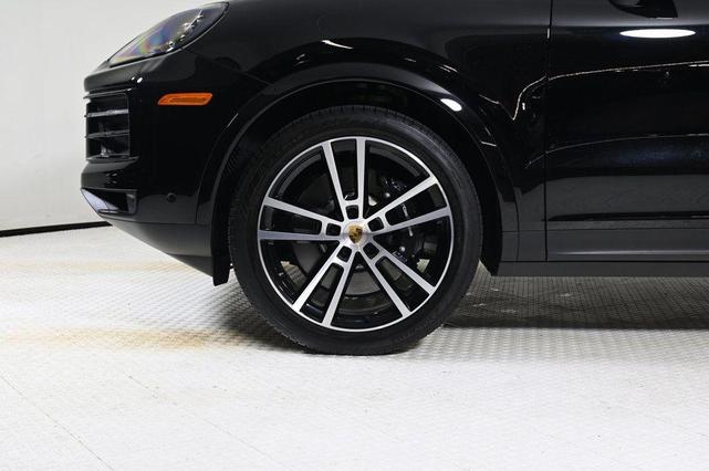 Photo of 2024 Black Porsche Cayenne