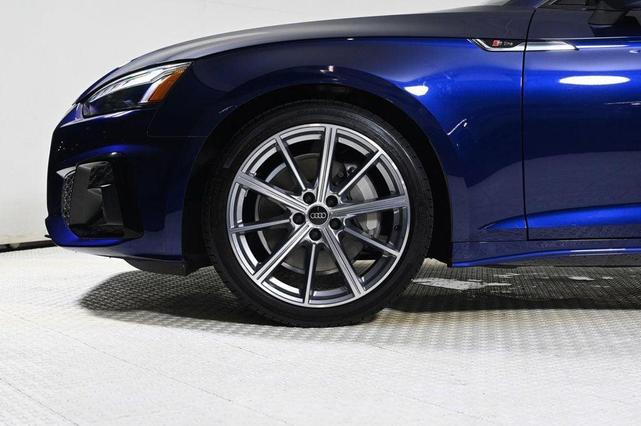 Photo of 2025 Navarra Blue Metallic Audi A5 Sportback
