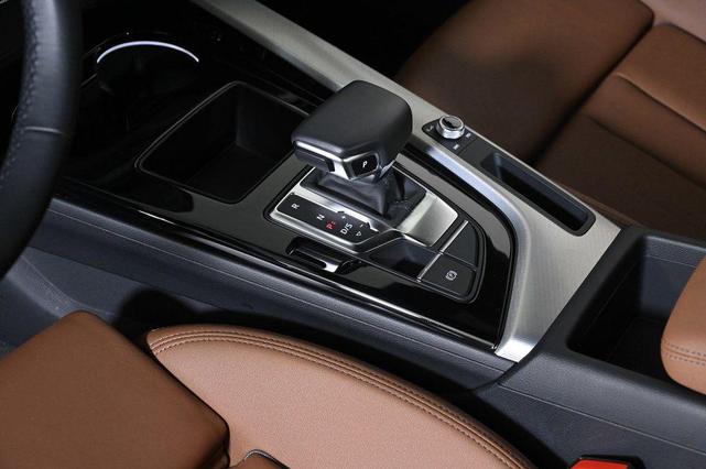 Photo of 2025 Navarra Blue Metallic Audi A5 Sportback