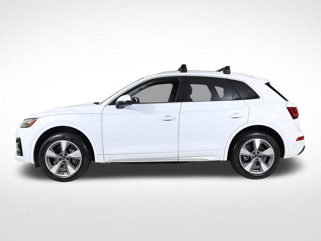 Photo of 2022 Glacier White Metallic Audi Q5