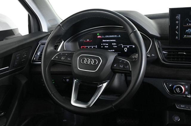 Photo of 2022 Glacier White Metallic Audi Q5