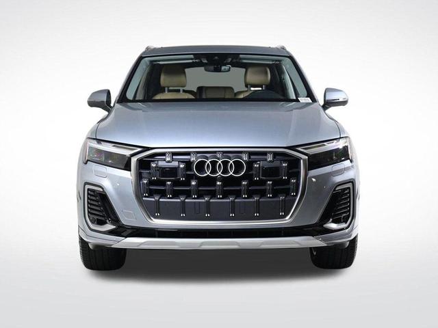 Photo of 2025 Satellite Silver Metallic Audi Q7