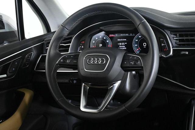 Photo of 2025 Satellite Silver Metallic Audi Q7