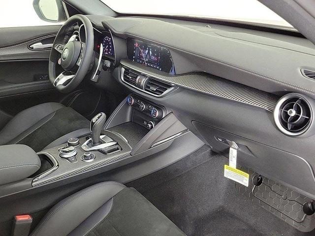 Photo of 2024 Rosso Alfa Romeo Stelvio