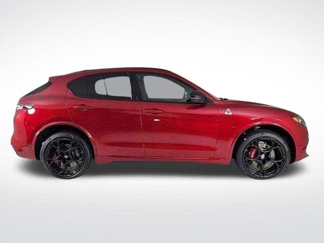 Photo of 2024 Rosso Alfa Romeo Stelvio