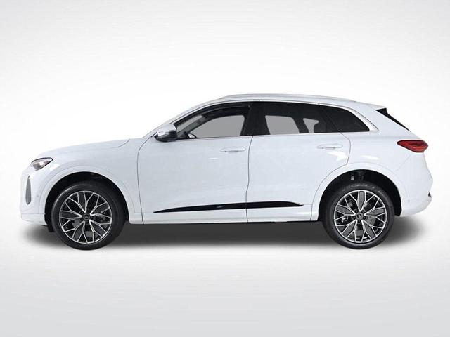 Photo of 2025 Glacier White Metallic Audi Q5