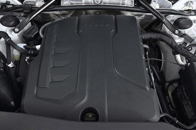 Photo of 2025 Glacier White Metallic Audi Q5