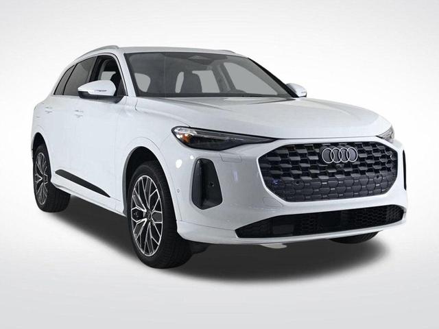 Photo of 2025 Glacier White Metallic Audi Q5