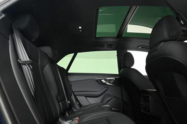 Photo of 2025 Waitomo Blue Metallic Audi Q8
