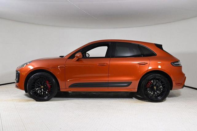 Photo of 2022 Papaya Metallic Porsche Macan
