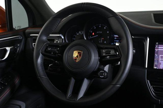 Photo of 2022 Papaya Metallic Porsche Macan