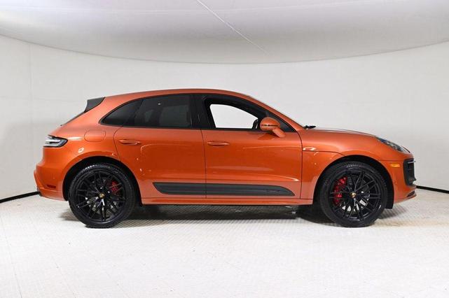 Photo of 2022 Papaya Metallic Porsche Macan