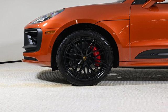 Photo of 2022 Papaya Metallic Porsche Macan