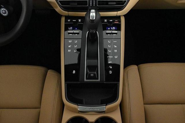 Photo of 2025 Gentian Blue Metallic Porsche Macan