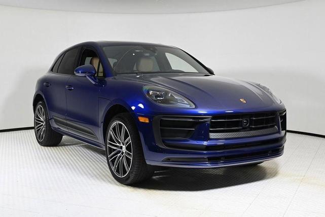 Photo of 2025 Gentian Blue Metallic Porsche Macan