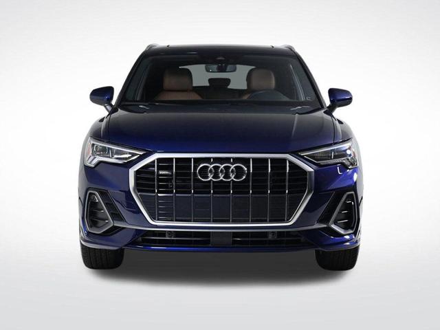 Photo of 2025 Navarra Blue Metallic Audi Q3