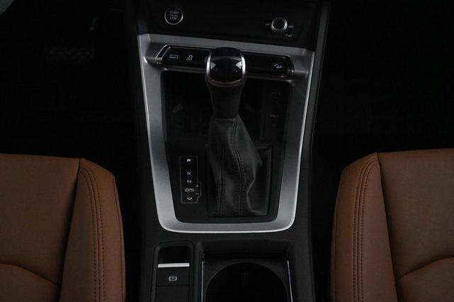 Photo of 2025 Navarra Blue Metallic Audi Q3
