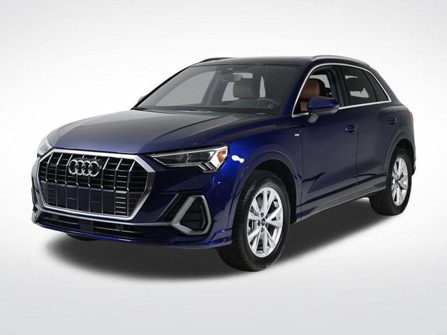 Photo of 2025 Navarra Blue Metallic Audi Q3