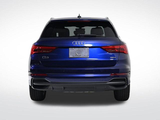 Photo of 2025 Navarra Blue Metallic Audi Q3