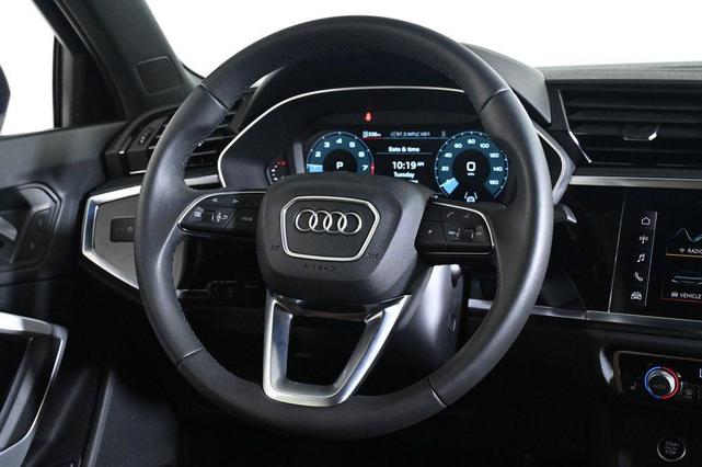 Photo of 2025 Navarra Blue Metallic Audi Q3