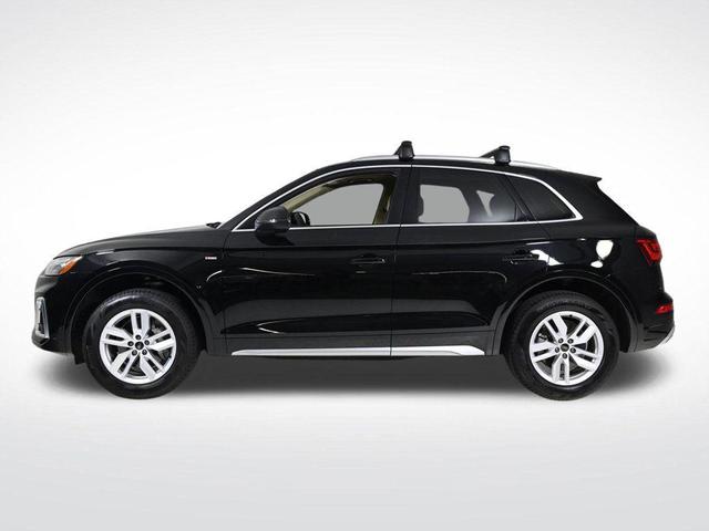 Photo of 2024 Mythos Black Metallic Audi Q5