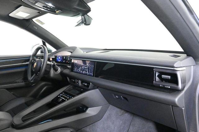 Photo of 2025 Dolomite Silver Metallic Porsche Macan