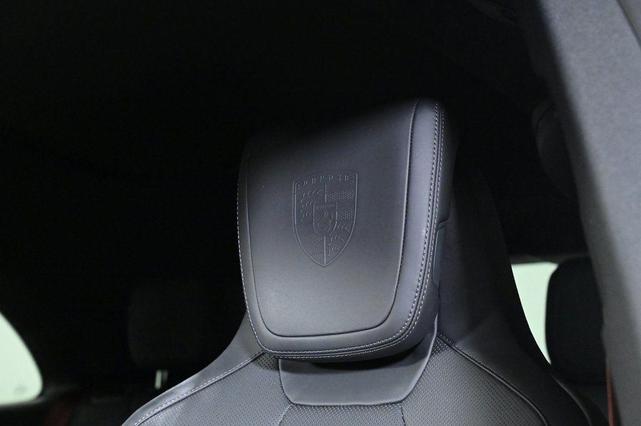 Photo of 2025 Dolomite Silver Metallic Porsche Macan