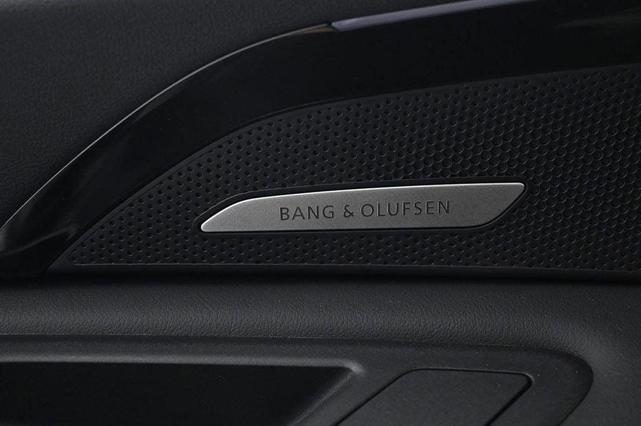 Photo of 2025 Tambora Gray Metallic Audi Q5