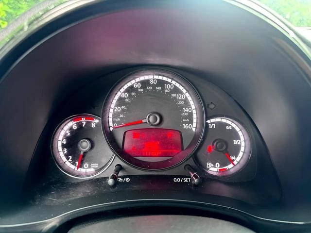 Photo of 2015 Black Uni Volkswagen Beetle