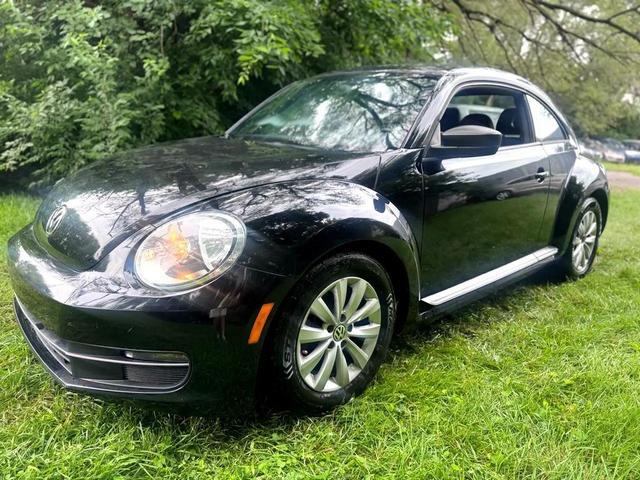Photo of 2015 Black Uni Volkswagen Beetle