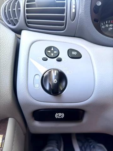 Photo of 2003 Silver Mercedes-Benz C-Class