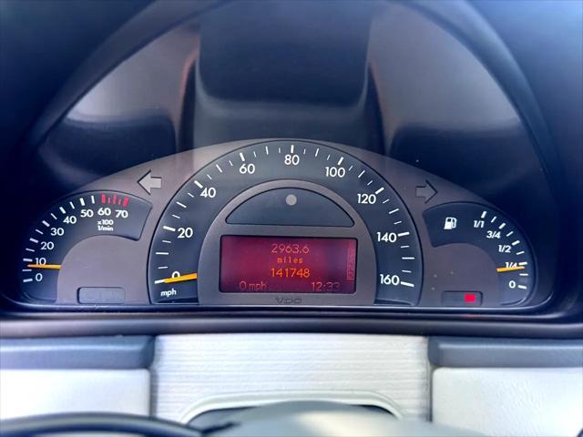Photo of 2003 Silver Mercedes-Benz C-Class