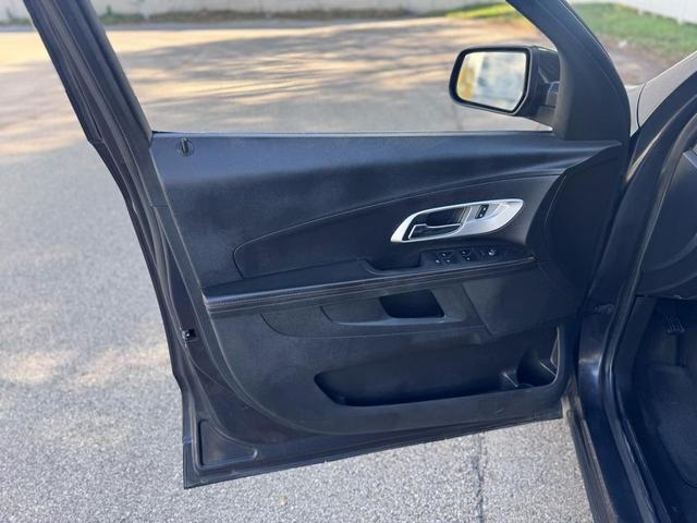 Photo of 2015 Tungsten Metallic Chevrolet Equinox