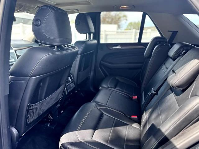 Photo of 2012 Black Mercedes-Benz M-Class