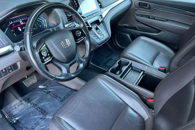 Photo of 2018 Crystal Black Pearl Honda Odyssey